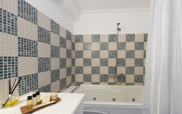 Kastro Suites