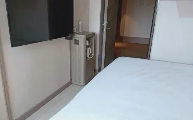 HanTing Hotel (Ningbo Fenghua Wanda Plaza)