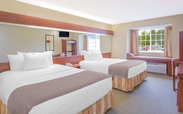 Microtel Inn & Suites by Wyndham Gassaway/Sutton