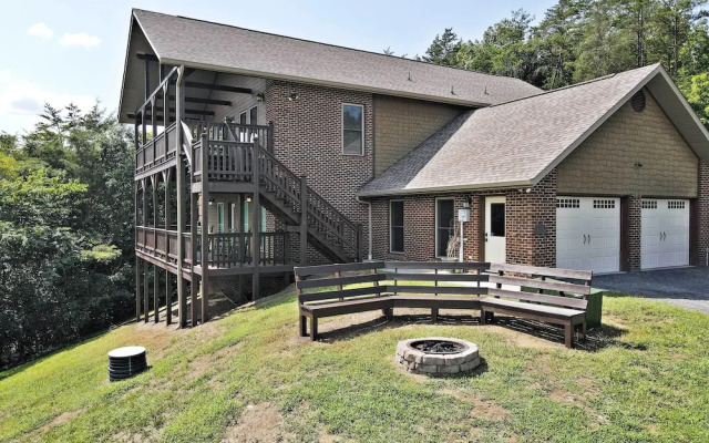 Pet-friendly Smoky Mountain Retreat w/ Game Room!