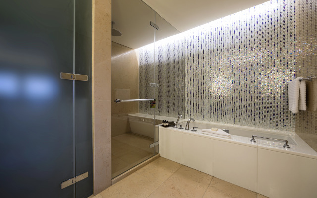 Fairmont Baku - Flame Towers