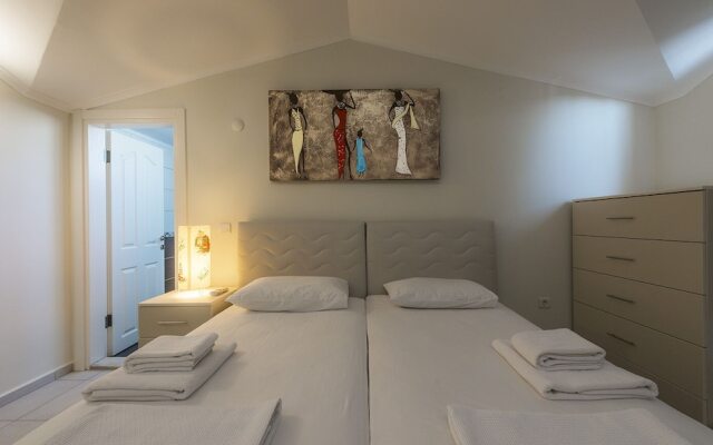 Four Seasons Villa 1