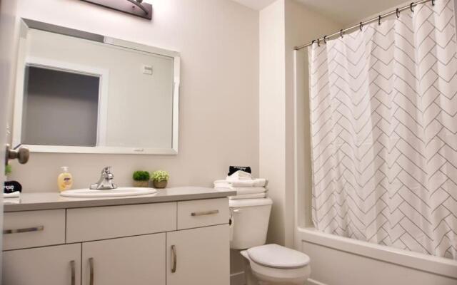 Gorgeous Modern 2BD Condo Heart of Wpg Coffee Location