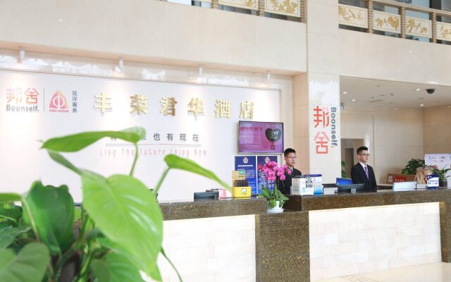 Golden Phoenix Hotel