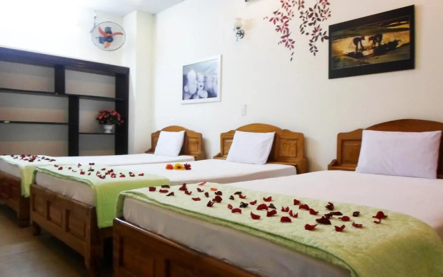 Lucky House Hotel