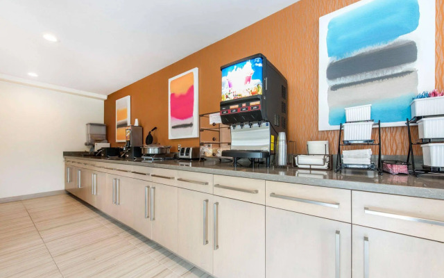 Best Western Erie Inn & Suites