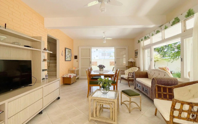 Maravilhoso Sobrado com Vista para o Mar