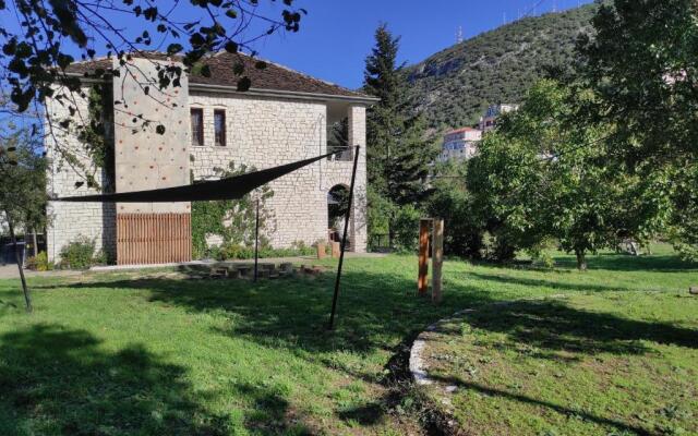 180 mountain lodge