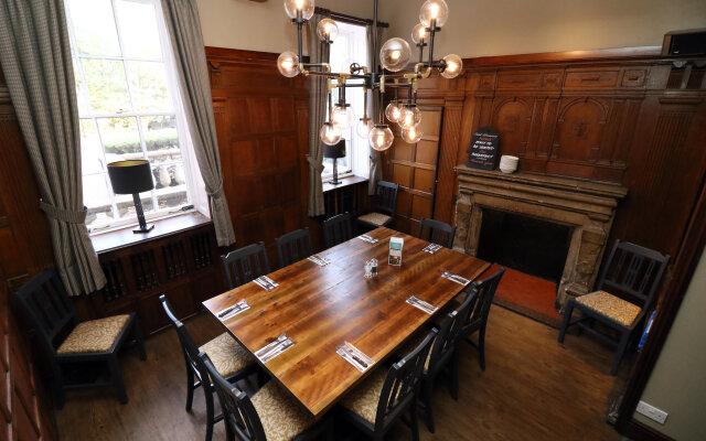 Premier Inn Croydon South (A212)