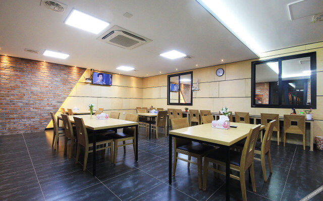 Gwangju Cheomdan Ferrari Hotel