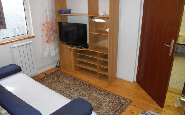 Apartment Andrija 21 pax