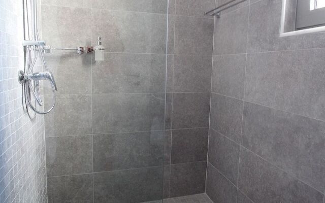 Alana Suites