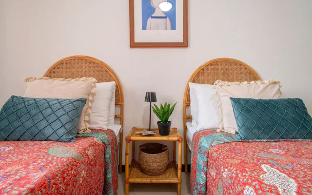 Sardinia RE - Lilium Central Flat