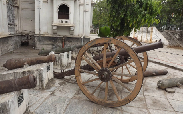 OYO 4025 Hotel Meredian Orchid