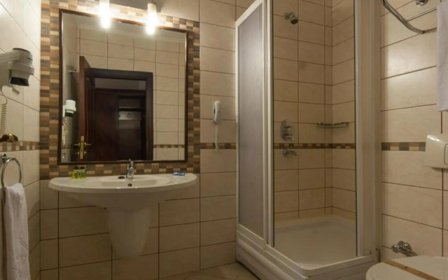 Yucelen Otel
