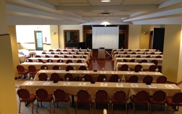 Ramada by Wyndham Milwaukee