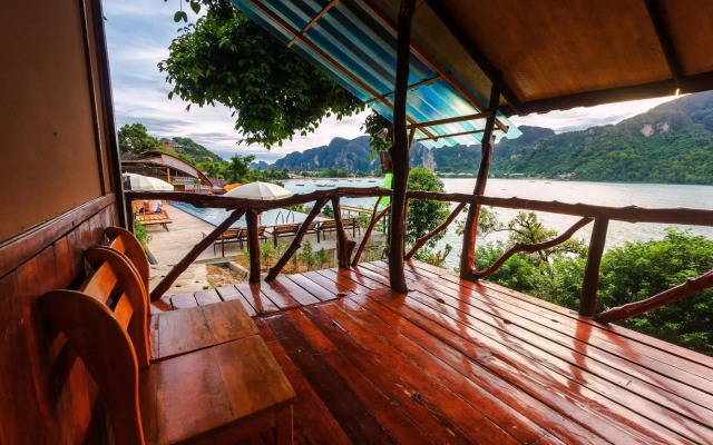 Phuphaya Seaview Resort