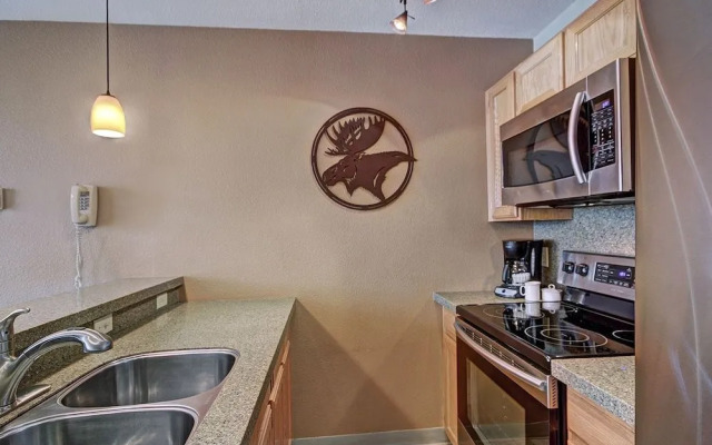 River Mnt Lodge W323