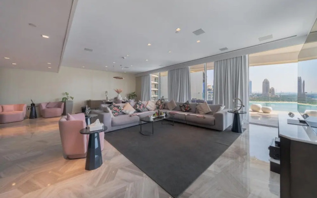 DXB - Five - 31201 - PJ