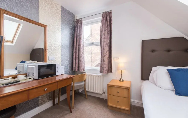 The Linden Leaf Rooms - Classy Studios
