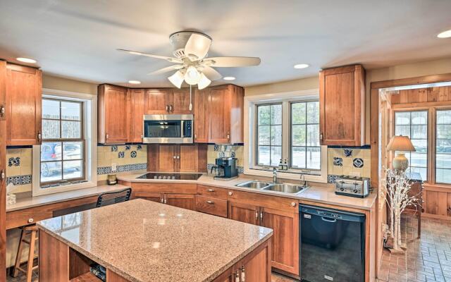All Year-round Retreat Near Windham Mountain