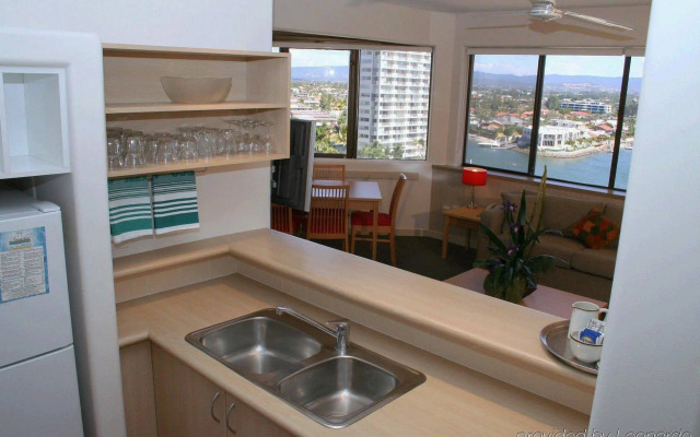 Tiki Hotel Surfers Paradise