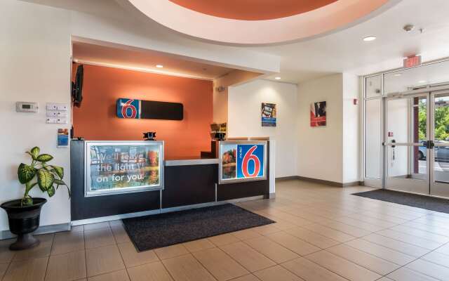 Motel 6 Wilkes Barre, PA - Arena