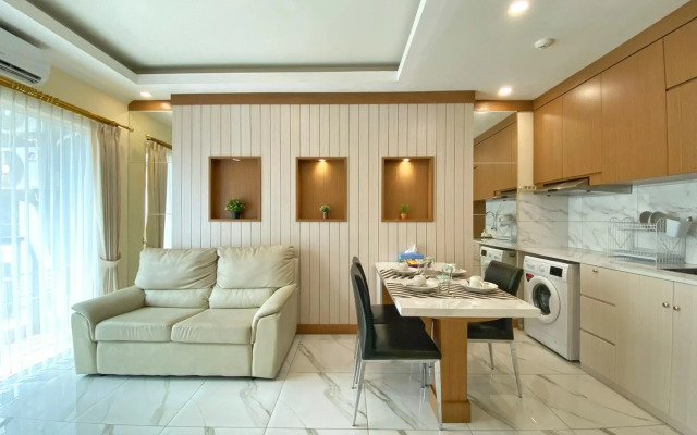 Ravarine Suite Apartment