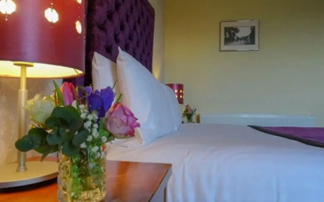 Raheen Woods Hotel