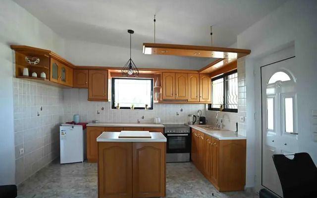 Cozy Home in Eretria