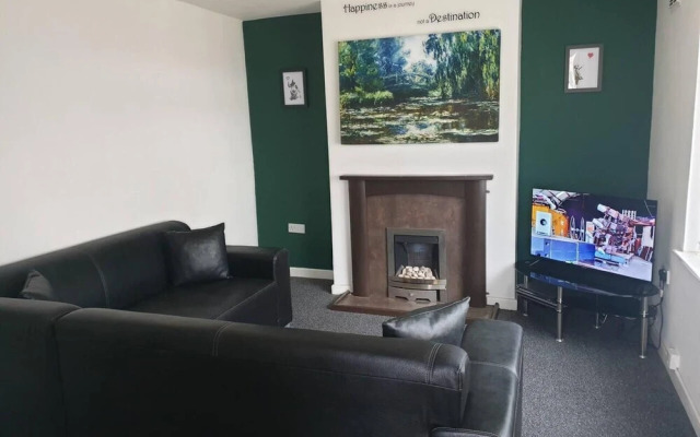 Sleeps 6, Guests&contractors, Wi-fi, Free Parking