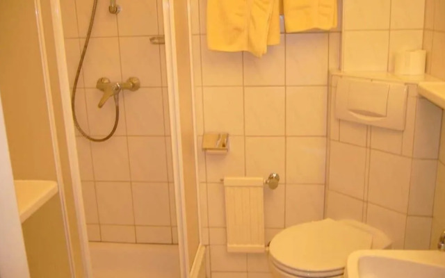 Haus Gugl by Skinetworks