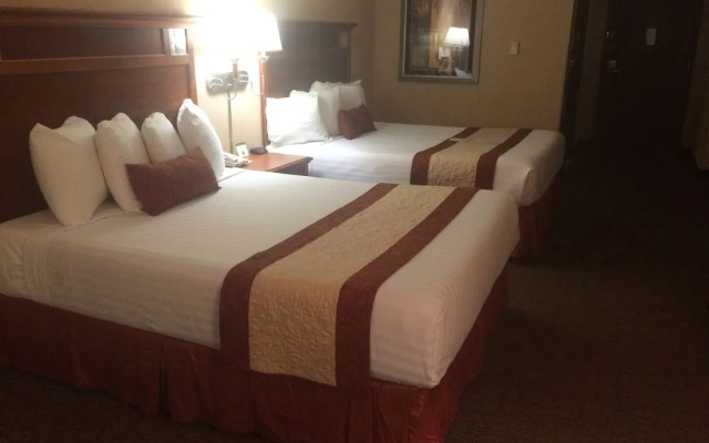 Midnight Rose & McGills Hotel & Casino