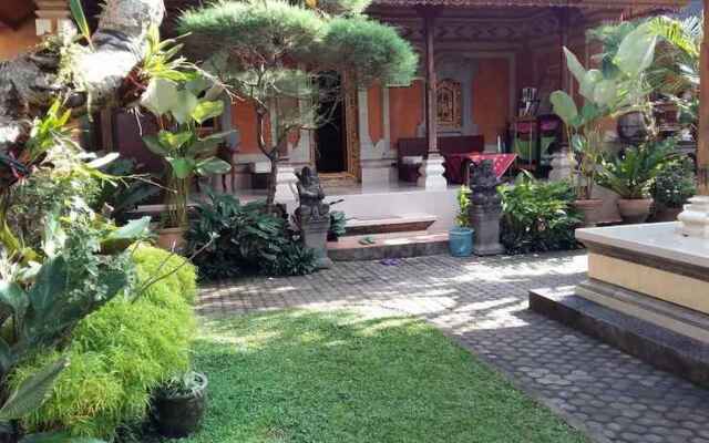 Desak Putu Putra Homestay