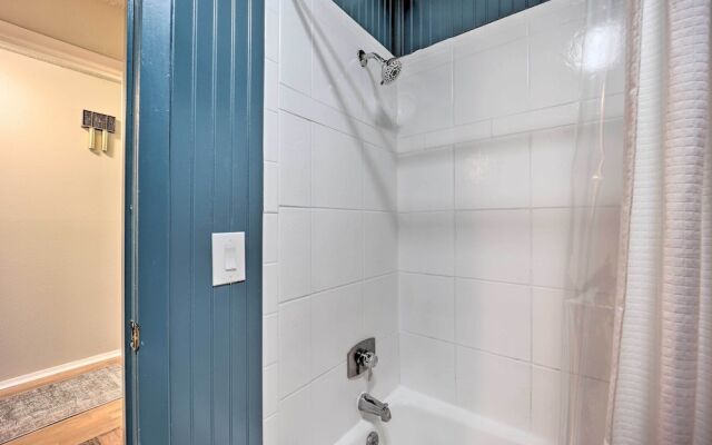 Dog-friendly Bella Vista Home w/ Grill + Deck