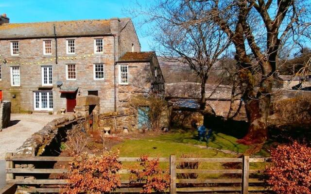 Riverside Bed & Breakfast