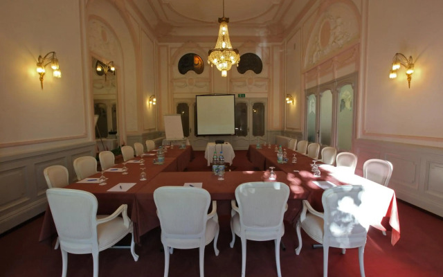 Hotel du Grand Lac Excelsior