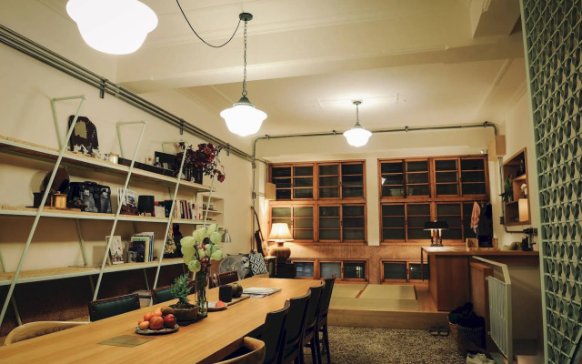 365.Hostel