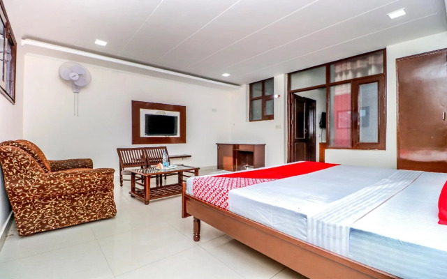 Preet Lodge Mohali by OYO Rooms