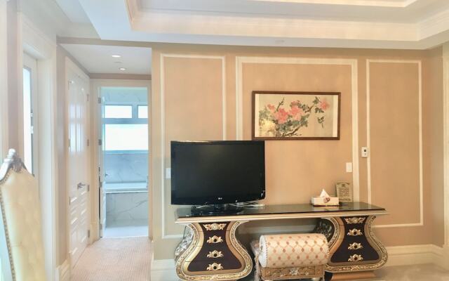 Brand New House With Garden View