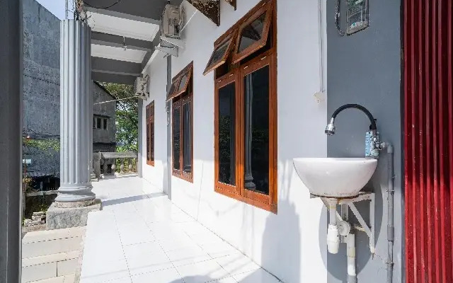 RedDoorz near Universitas Merdeka Malang 2