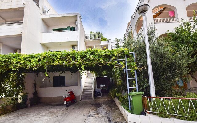Apartments and Room Nevenka