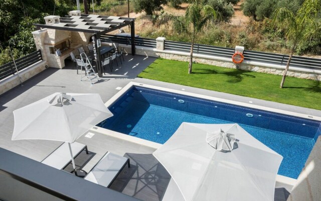 Luxurious Modern Mansion With Private Pool and Sauna 200m From Beach