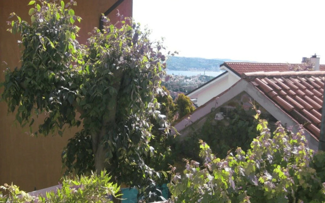 Room-romantic Eco-lodge in the Heart of