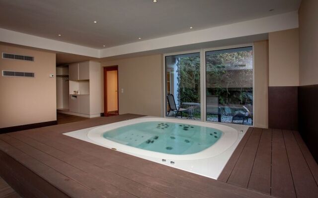 Posh Mansion in Sankt with 2 Saunas, Whirlpool, Hot Tub
