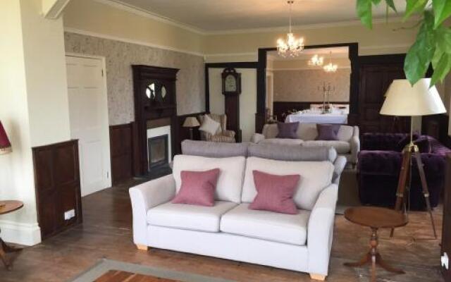 Buckenhill Manor