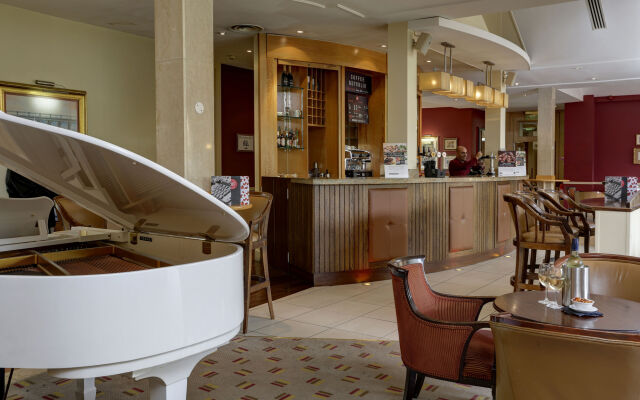 Best Western Plus Moat House Reading