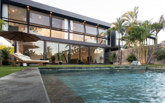 Villa Mola by Alfred in Bali
