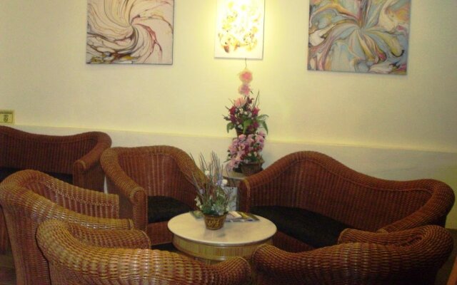 Eagle Bay Hotel