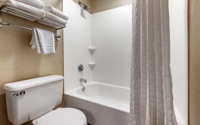 Comfort Inn & Suites Butler